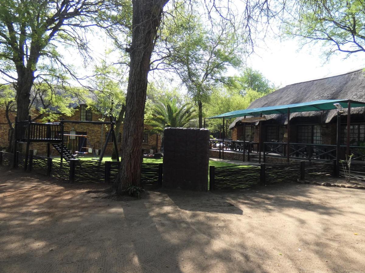 Weltevrede Lodge - Self Catering Houses Marloth Park Ngoại thất bức ảnh