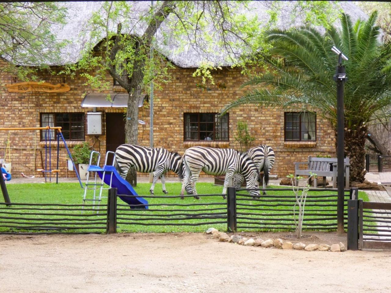 Weltevrede Lodge - Self Catering Houses Marloth Park Ngoại thất bức ảnh