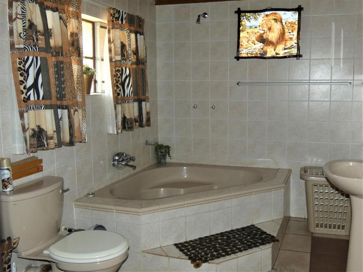 Weltevrede Lodge - Self Catering Houses Marloth Park Ngoại thất bức ảnh
